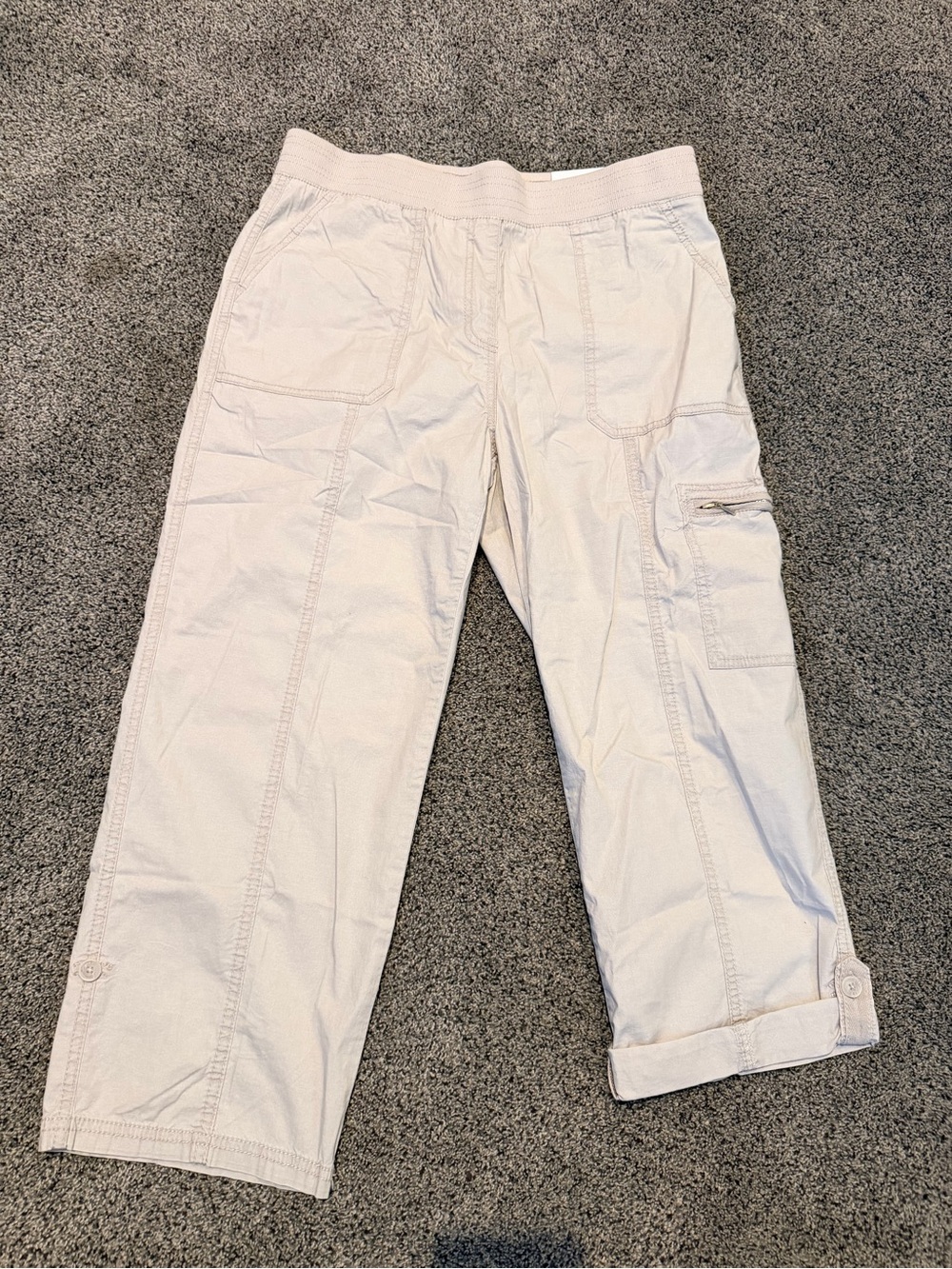 Chico's Women's Cropped Cargo Pants in Light Beige